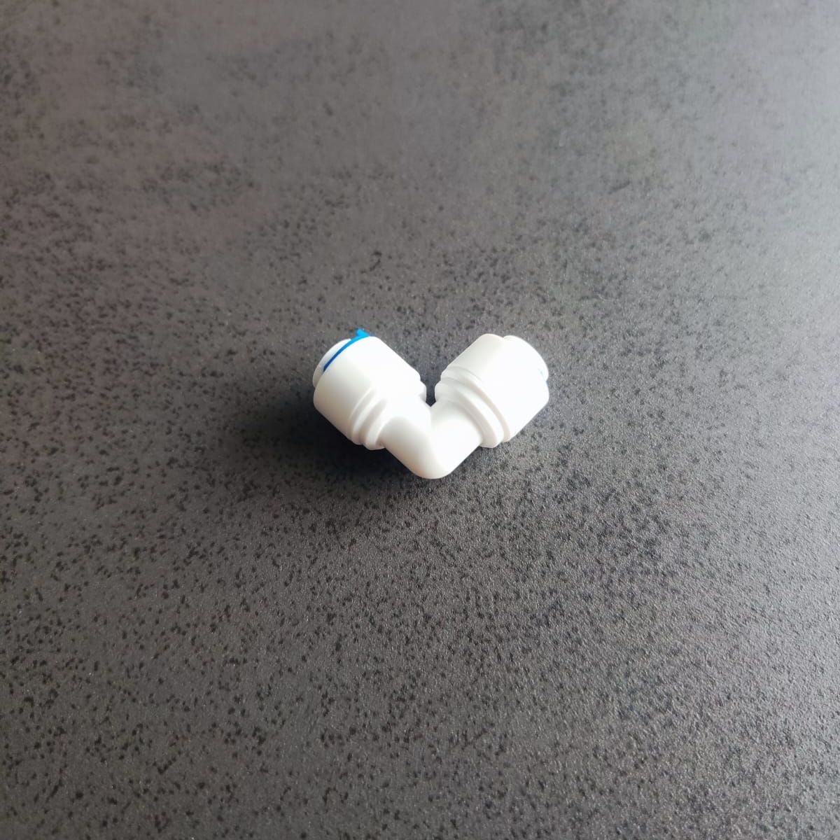 Фитинг переходник Г-образный угловой 1/4" трубка - 1/4" трубка картинка №2