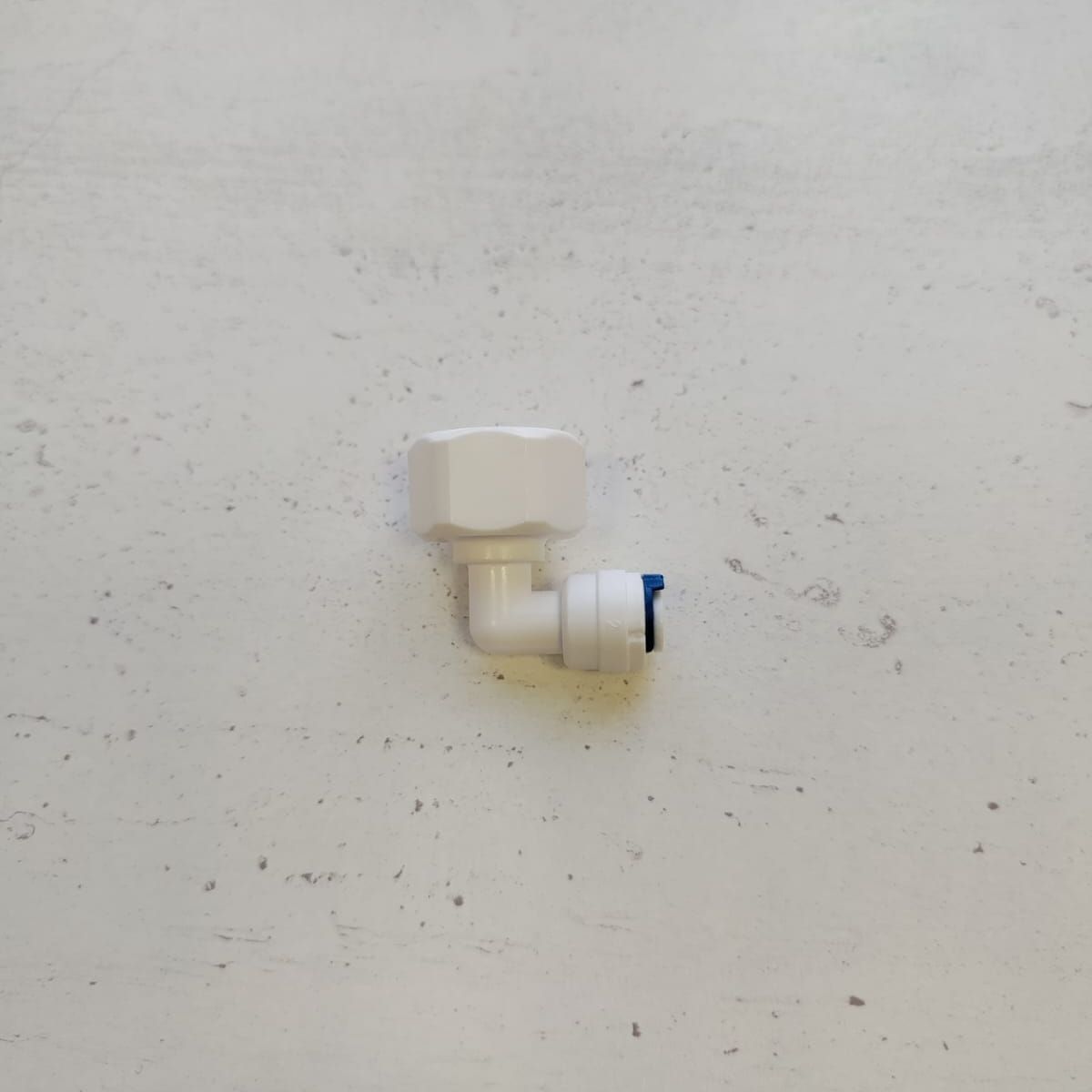 Фитинг переходник Г-образный 1/4" трубка - 1/2" внутренняя резьба картинка №2